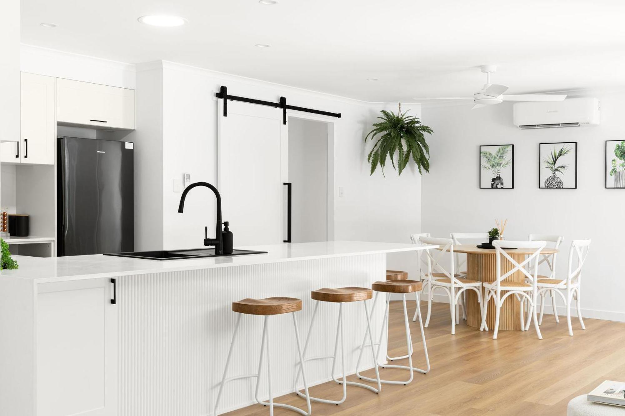 Amiri On Holbrook - Pet Friendly Hotel Yaroomba Екстериор снимка
